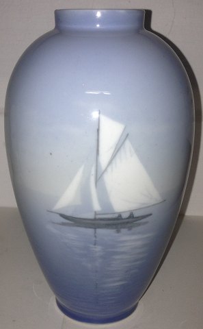 Royal Copenhagen Art novueau Vase with Ship No 1117/47C