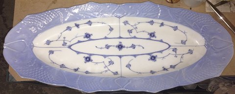 Royal Copenhagen Blue Fluted Plain Fish platter with fish border