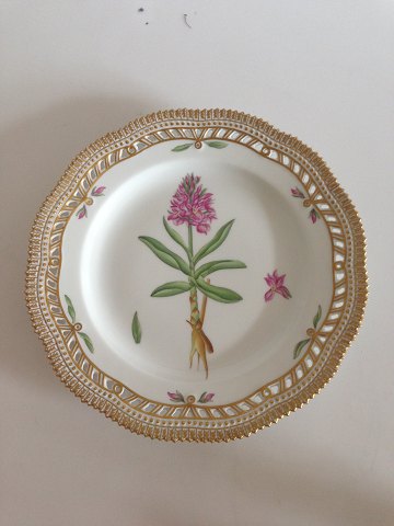 Royal Copenhagen Flora Danica Dinner Plate with pierced border 20/3553