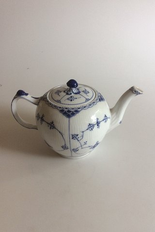 Royal Copenhagen Blue Fluted Half Lace Tea Pot No 611