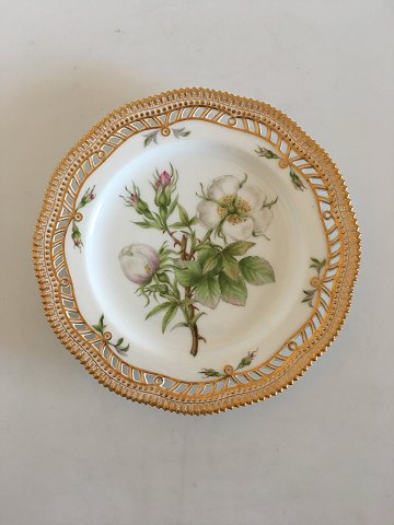 Royal Copenhagen Flora Danica Luncheon Plate with Pierced Border No 3554
