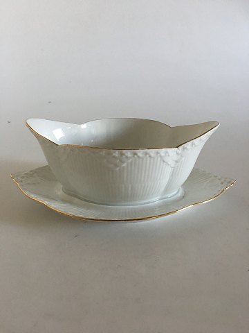 Royal Copenhagen Tradition White Halflace w. Gold Sauceboat No. 587