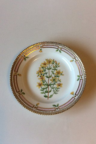Royal Copenhagen Flora Danica Salad Plate no. 3573 / 621