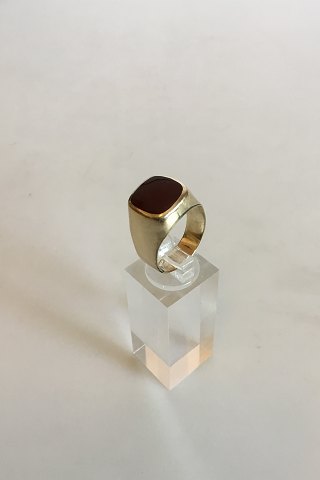 Gold ring with Dark red stone. 14 K