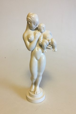 Bing & Grondahl Figurine "Woman breastfeeding" No 4111 by Kai Nielsen