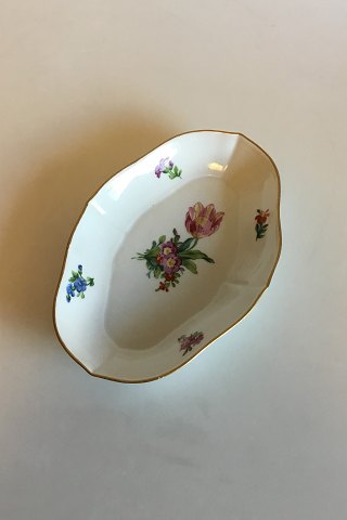 Royal Copenhagen Saxon Flower, Plain Oval Dish No 493/9026
