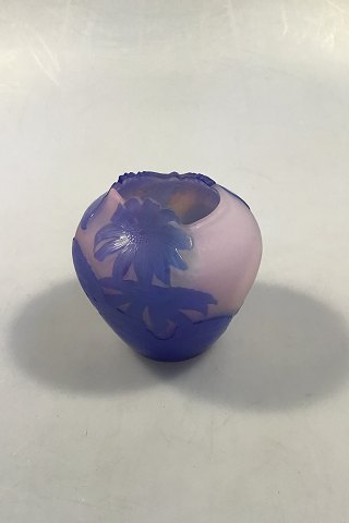 Emile Gallé: Vase of rose frosted glass