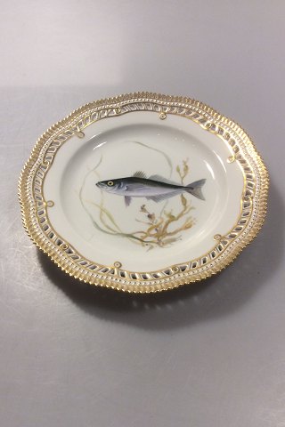 Royal Copenhagen Flora Danica Fish Plate No 19/3553