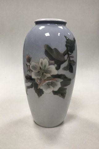 Royal Copenhagen Art Nouveau vase with flowers no 2629/2129