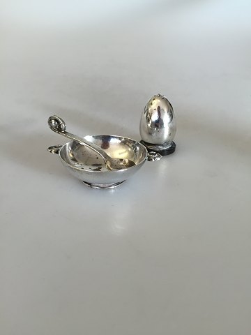 Evald Nielsen Salt dish with spoon and Pepper shaker in Sterling Silver and 830