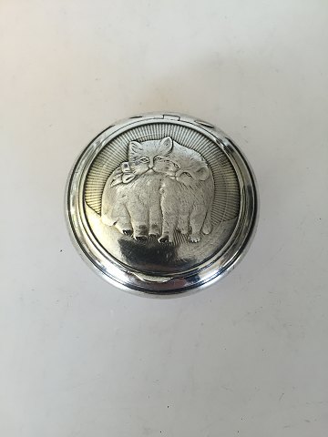Pill and Snuff box in Silver with Cat motif