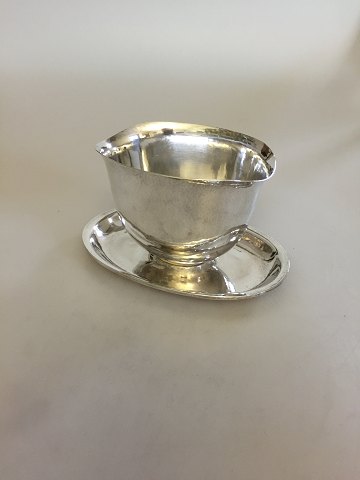 Hans Hansen Gravyboat with underplate in Sterling Silver by Karl Gustav Hansen 
No 275