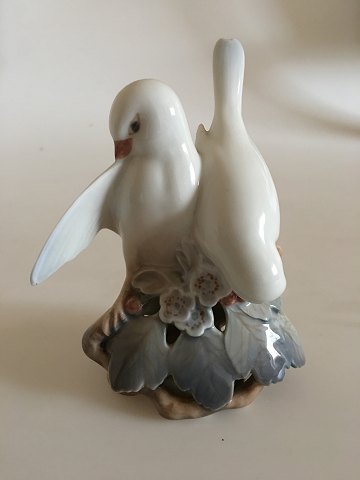 Royal Copenhagen Figurine Lovebirds No. 402/056