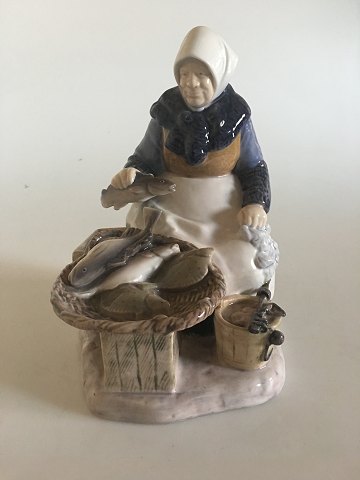 Bing & Grondahl Figurine Fisherwoman No 2233