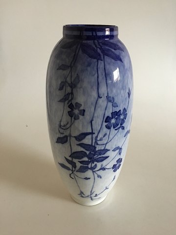 Royal Copenhagen Unique Vase by Richard Boecher from April 1912 No 10957