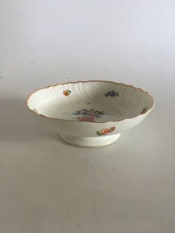 Royal Copenhagen Saxon Flower Cake dish on foot No 1532