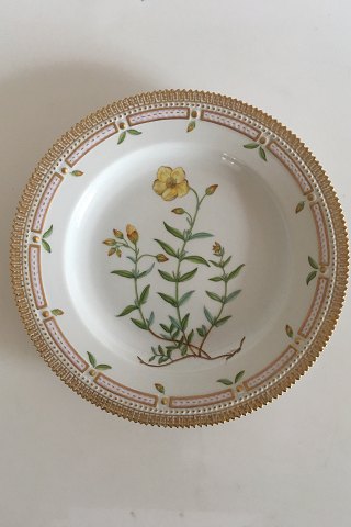 Royal Copenhagen Flora Danica Dinner Plate No 3549