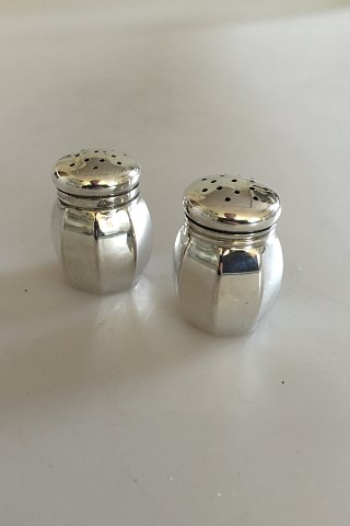 Set Salt/Pepper Shakers in Sterling Silver American