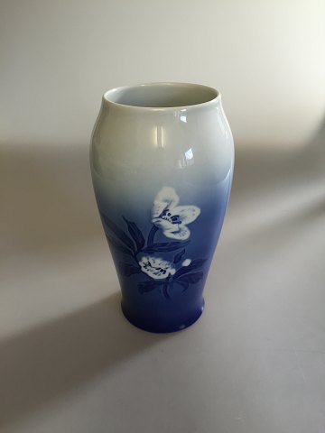 Bing & Grondahl Christmas Rose Vase No 203