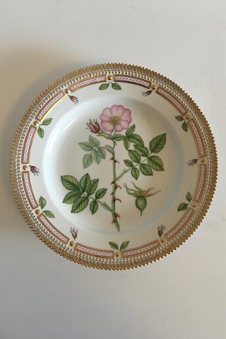 Royal Copenhagen Flora Danica Dinner Plate No 20/3549