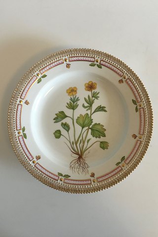 Royal Copenhagen Flora Danica Dinner Plate No 20/3549