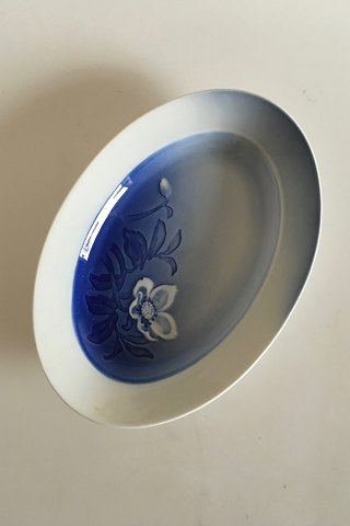 Bing & Grøndahl Christmas Rose Oval Serving Dish No 18