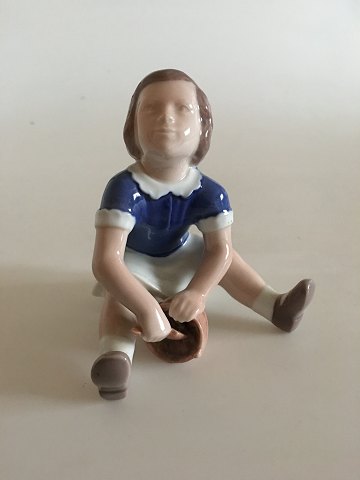 Bing & Grondahl Figurine of Girl with bucket No 2313