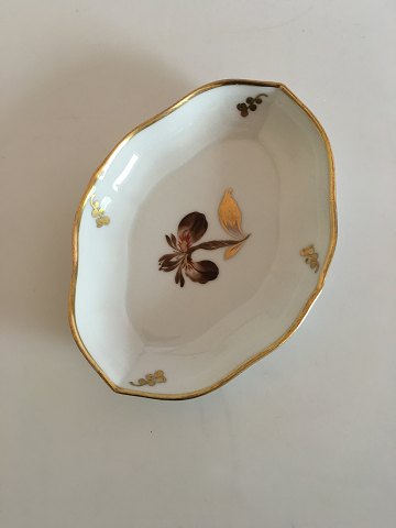 Royal Copenhagen Brown Iris Oval Assiette No 9025