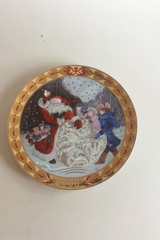 Royal Copenhagen Hjerternes Jul - Hearts of Christmas Plate 2006