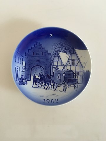 Desirée H.C. Andersen Fairytale Christmas Plate 1982. "Twelve by the 
Mail-Coach".