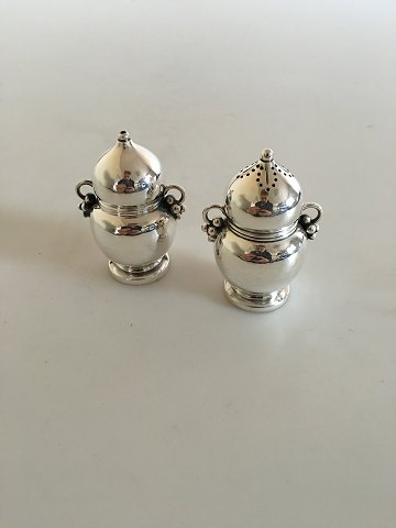 Georg Jensen Sterling Silver Harald Nielsen Salt & Pepper Set No 724