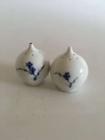 Royal Copenhagen Rimmon Salt and Pepper Shakers No 14814