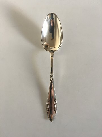 Delt Lilje Dinner Spoon in Silver Frigast