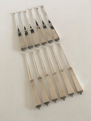 Georg Jensen Sterling Sølv Pyramid Set of 12 x Lobster Piks with vintage GJ 
Silver Hallmarks