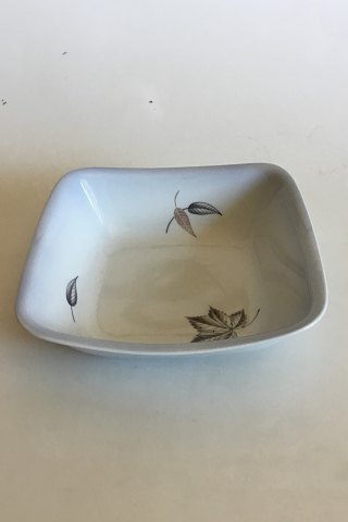 Bing & Grondahl Falling Leaves Square Bowl No 230