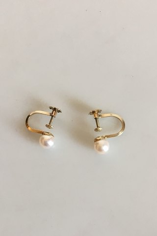Ear screws with Pearl i Gold