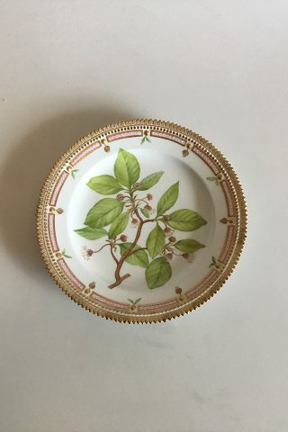 Royal Copenhagen Flora Danica Lunch Plate No 20/3550