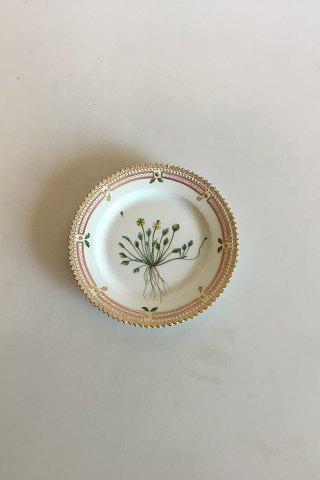 Royal Copenhagen Flora Danica Cake Plate No 20/3552