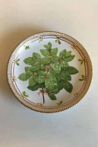 Royal Copenhagen Flora Danica Round Tray No 3566. Decorated with Beech Leaves