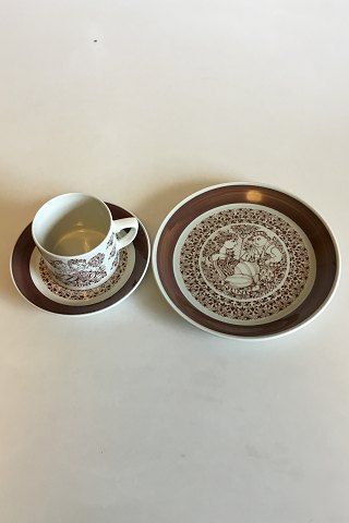 Bjorn Wiinblad, Nymolle June Month Cup No 3513, Saucer and Cake Plate No 3520
