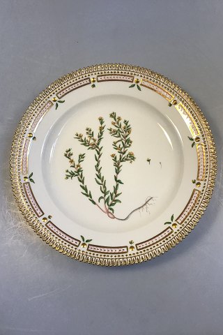 Royal Copenhagen Flora Danica Lunch Plate No 20/3550.