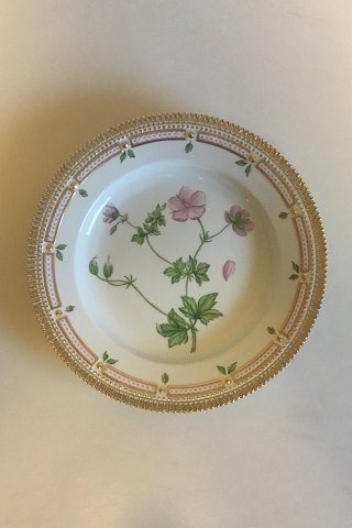 Royal Copenhagen Flora Danica Plate No 20/3549