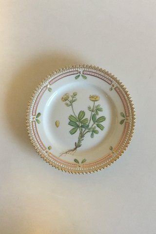 Royal Copenhagen Flora Danica Cake Plate No 20/3552