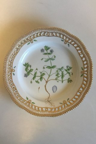 Royal Copenhagen Flora Danica Plate with pierced border No 20/3553