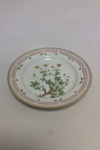 Royal Copenhagen Flora Danica Dinner Plate No 624(3549).