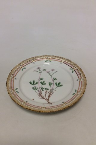 Royal Copenhagen Flora Danica Luncheon Plate Full Flat no. 3572