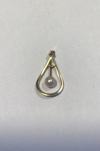 Lund (B.H) 14 kt Gold Pendant with Pearl