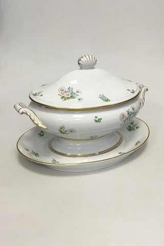 Royal Copenhagen Daisy and Coltsfoot Tureen with Lid and Saucer No 9056