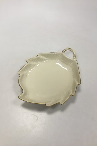Royal Copenhagen Creme Curved with Gold (Pattern 1235) Leaf Shaped Assiette No 
1866