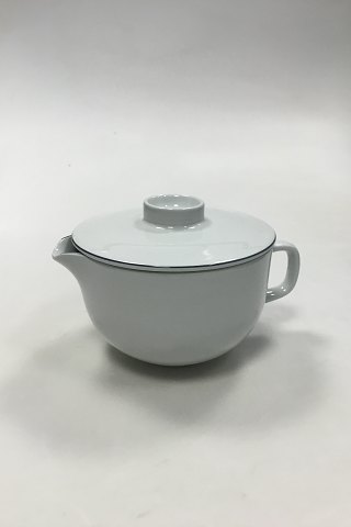 Royal Copenhagen Blue Line Gravy Bowl with Lid No. 3085 / 565